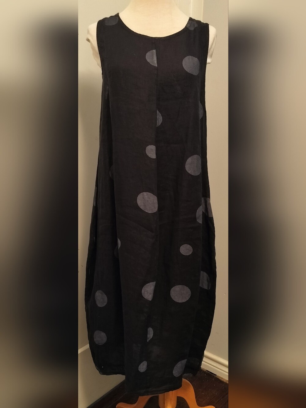 Sleeveless Cotton/Linen Black Dress with Gray Polka Dots